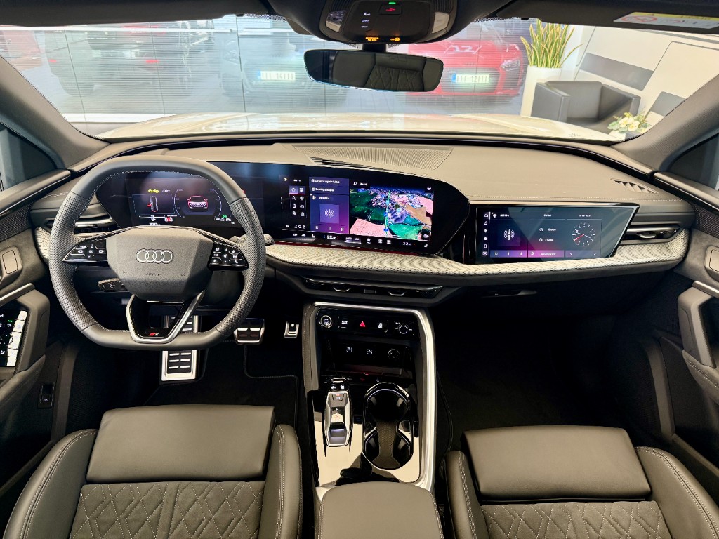 AUDI Q5 2.0 TDI QUATTRO S-LINE | NOVÝ MODEL | SKLADEM | české předváděcí auto | ihned k předání | novinka 2025 | naftové rodinné suv | bílá gletscher metalíza | černá alcantara | paket TECH PRO | displej spolujezdce | super výbava | VIP sleva | nákup online | ihned k předání | AUTOiBUY.com